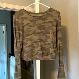 American eagle large cropped long sleeve tee